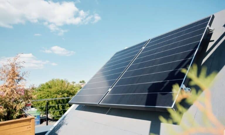 Tips for Cleaning and Maintaining Solar Panels