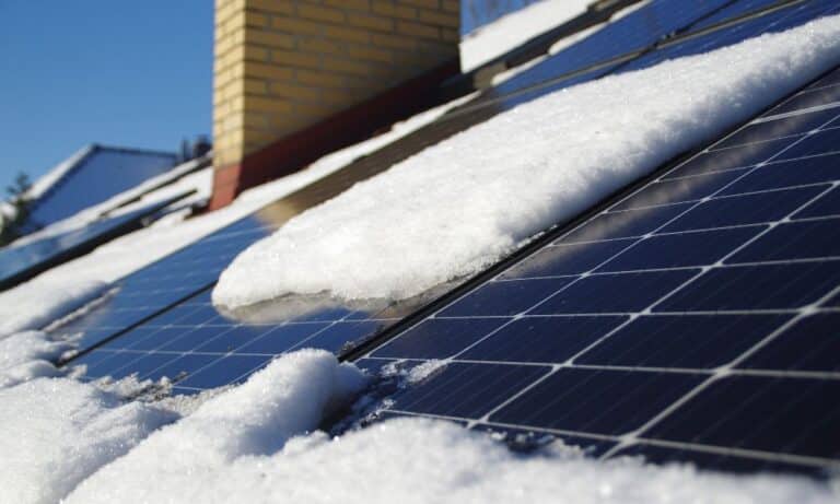 Everything You Need to Know About Solar Panels and Snow