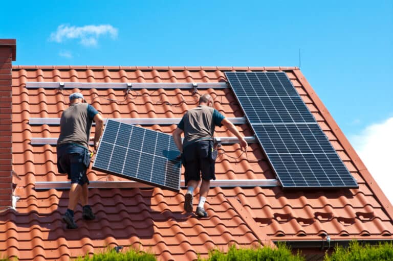 Why Solar Panel Systems Need Battery Packs